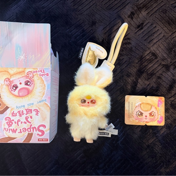 RARE SECRET SURPRISE HIDDEN Baby three super mini bunny rare eyes nwt box card - Picture 3 of 3